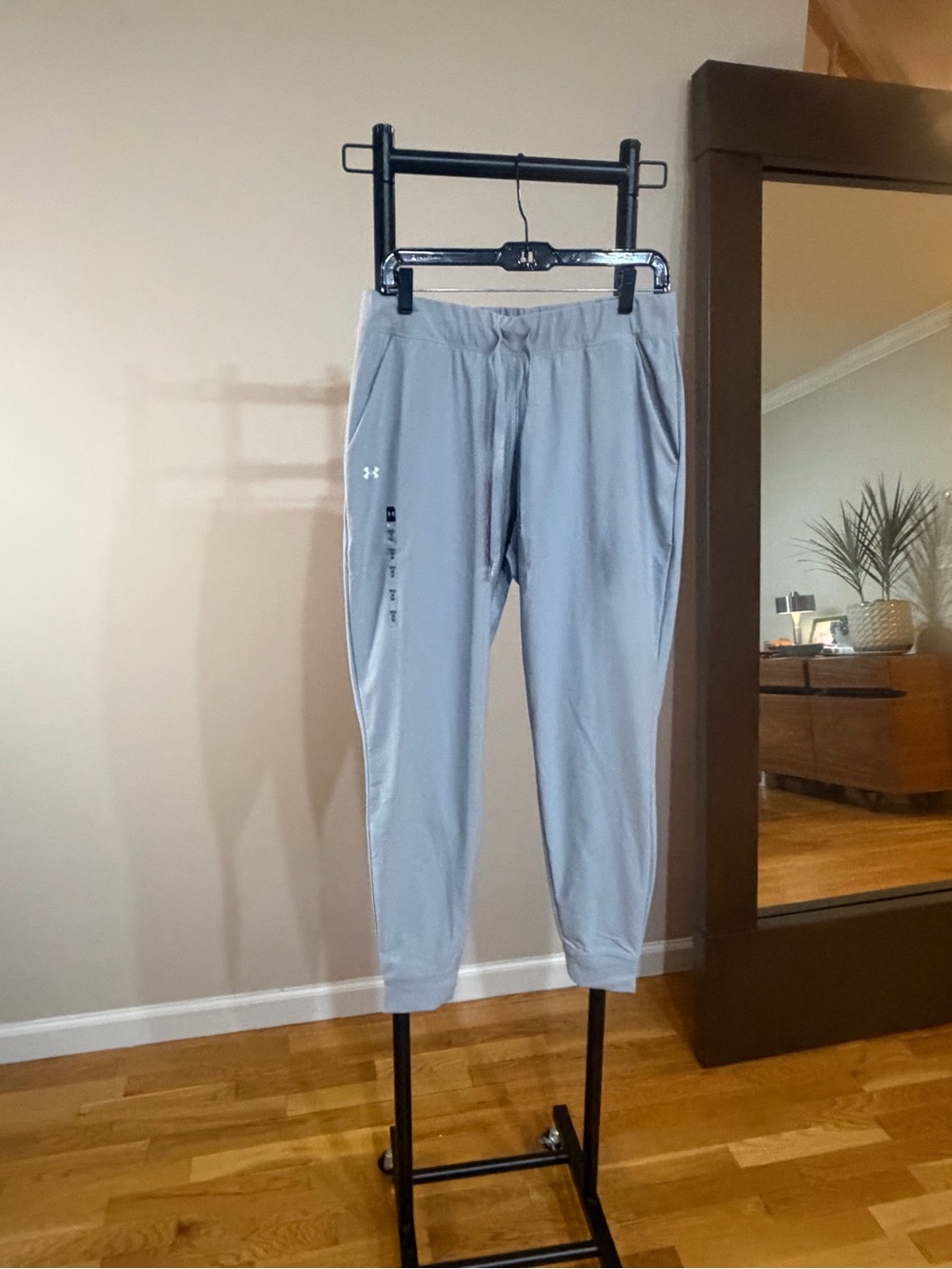 Under Armour Women’s Light Gray Athletic Joggers